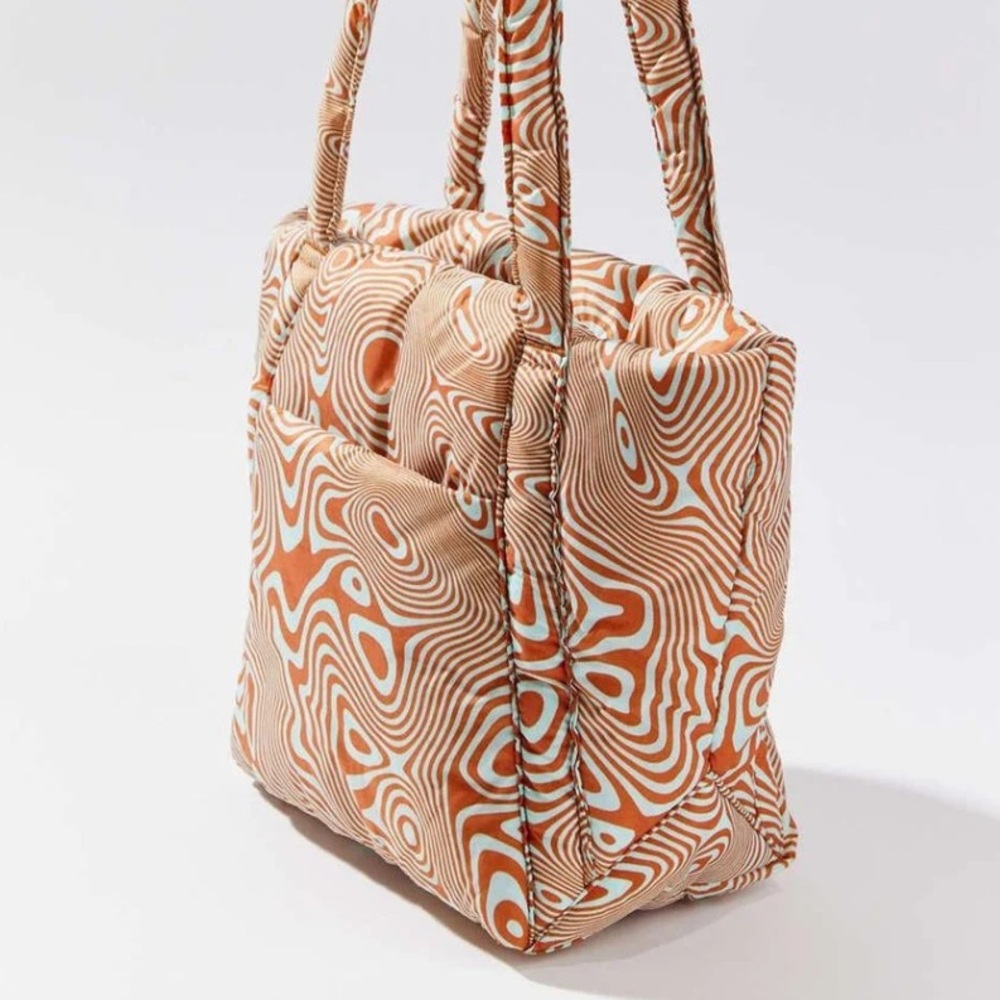NWOT BAGGU Trippy Swirl Pool Puffy Mini Tote